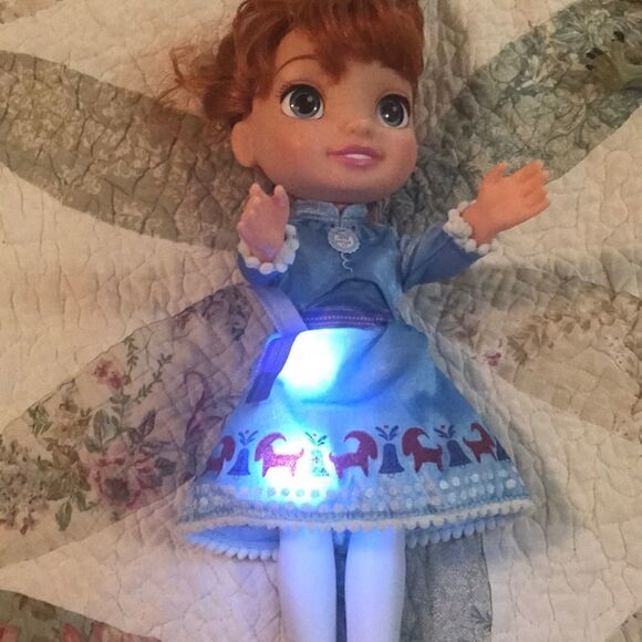 Disney Anna from frozen   - Picture 1 of 6